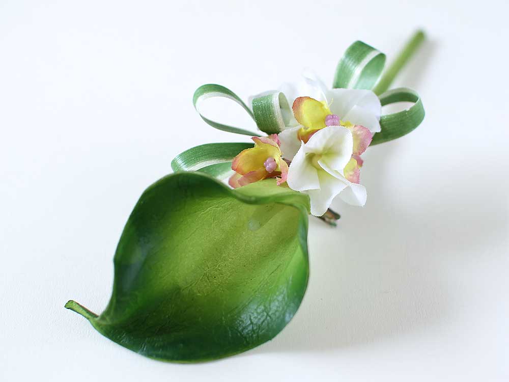 S-008-52 カラーリリーディープグリーンコサージュ(クリップ付)